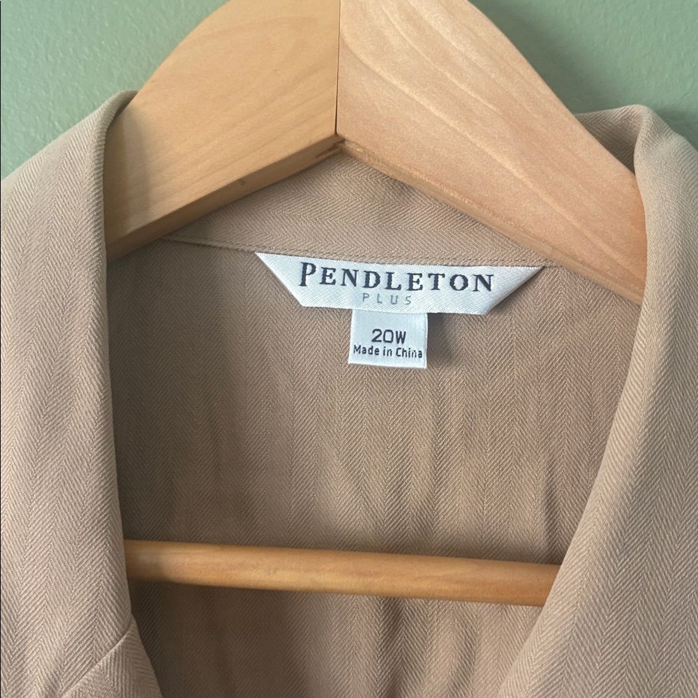 NWT VTG Pendleton Button Down Blouse Top 100% Silk Tan Sz 20 Plus - Picture 2 of 7